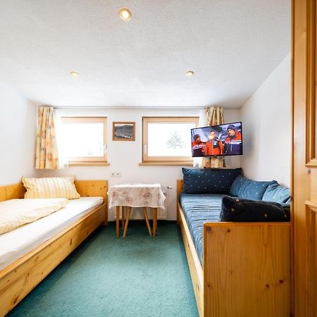 Haus Rosmarie Apartment Sankt Anton am Arlberg Bagian luar foto