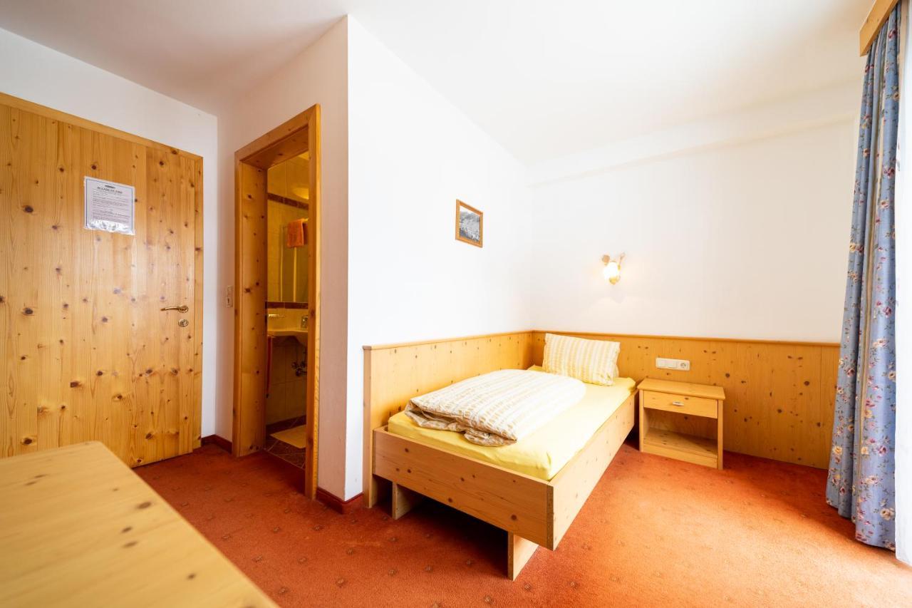 Haus Rosmarie Apartment Sankt Anton am Arlberg Bagian luar foto