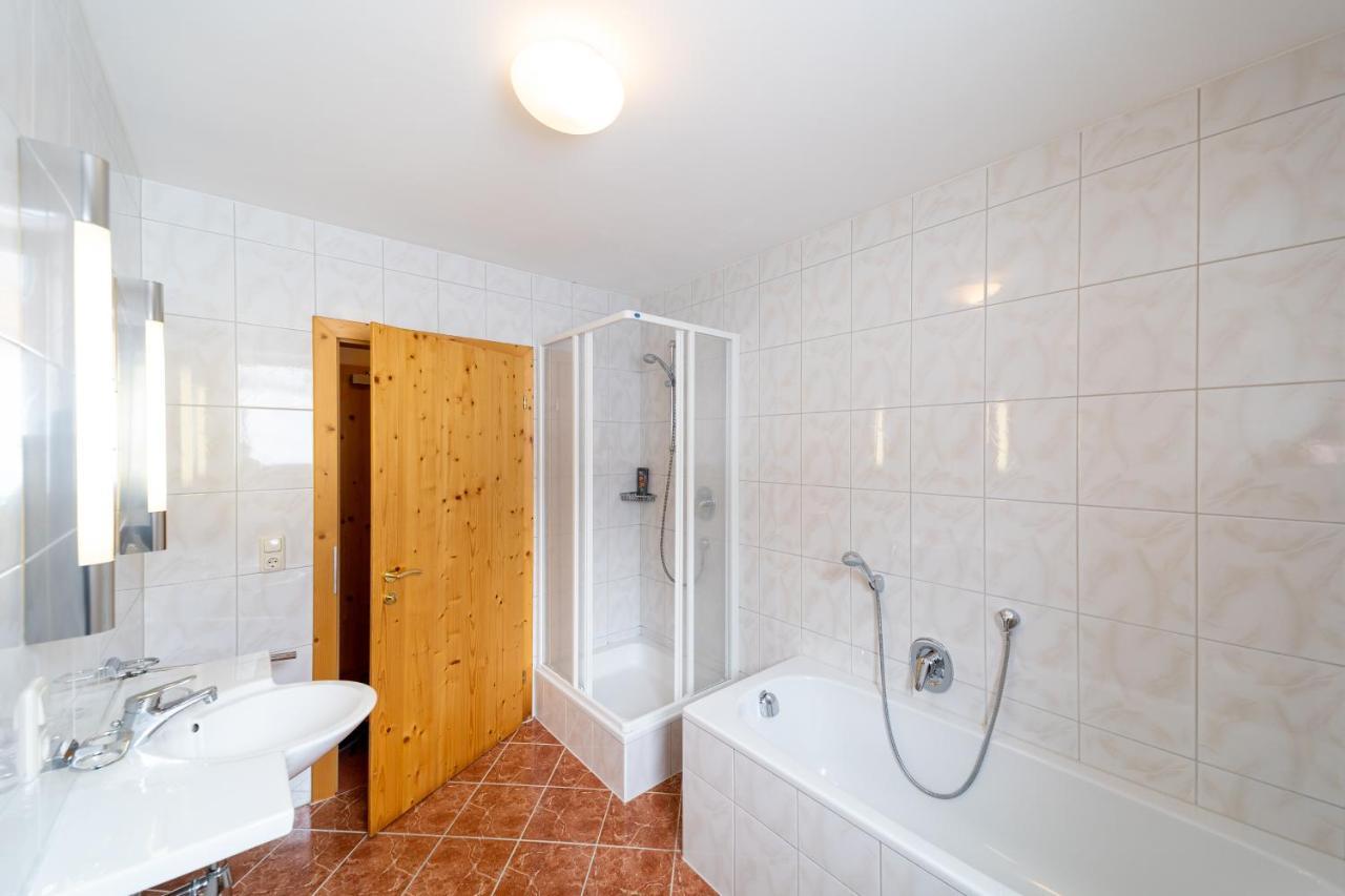 Haus Rosmarie Apartment Sankt Anton am Arlberg Bagian luar foto