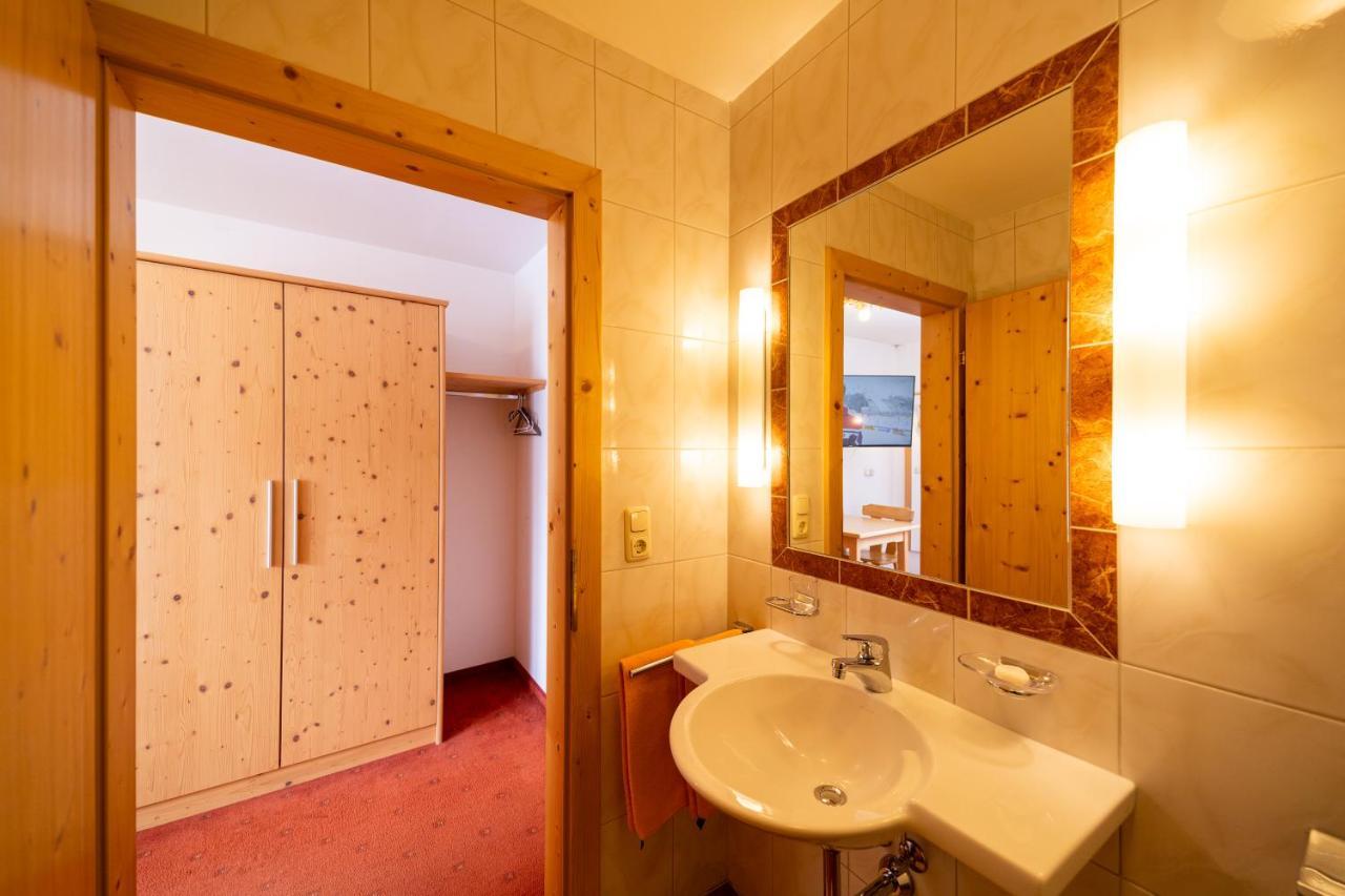 Haus Rosmarie Apartment Sankt Anton am Arlberg Bagian luar foto