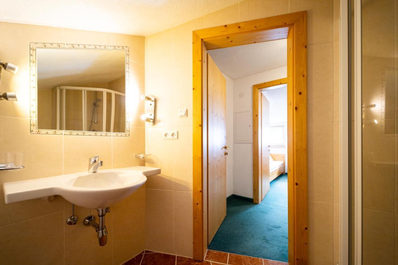 Haus Rosmarie Apartment Sankt Anton am Arlberg Bagian luar foto