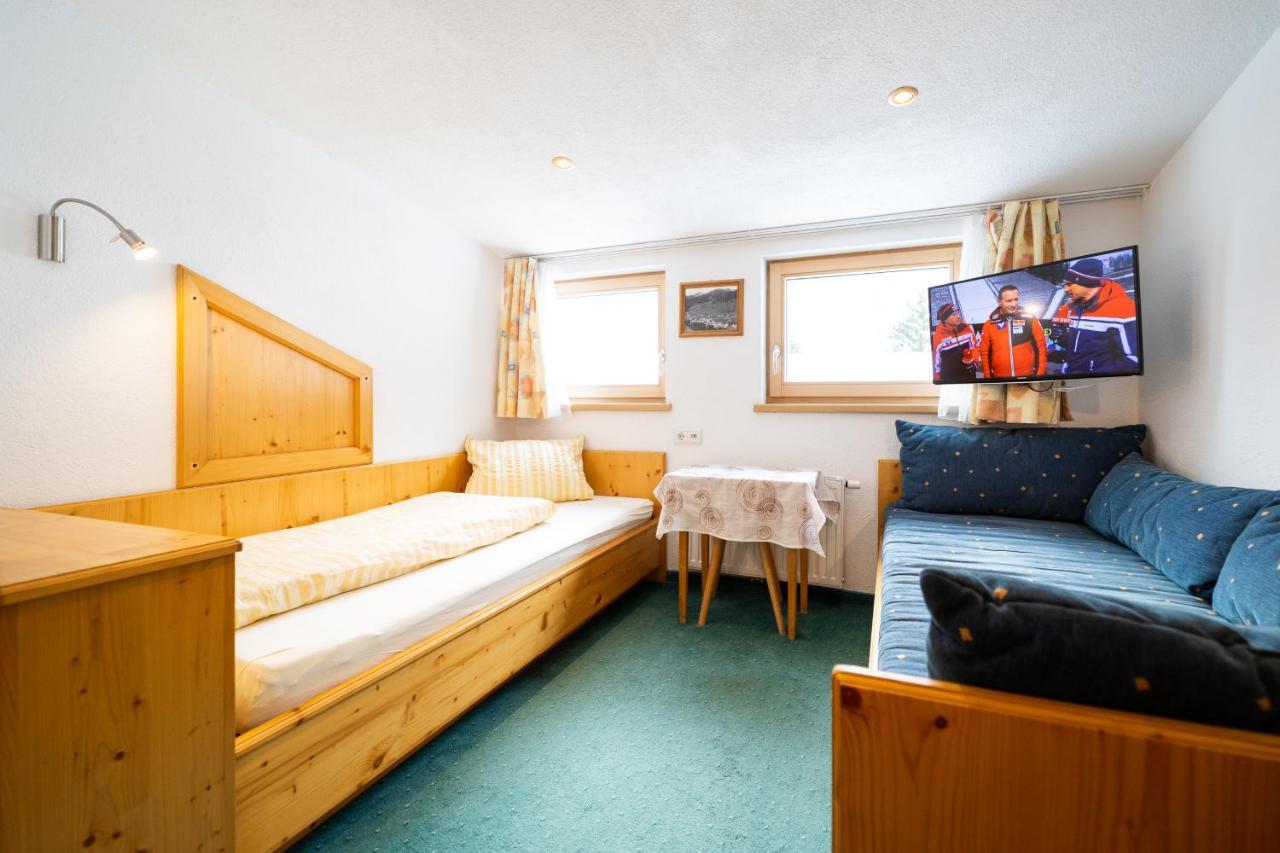 Haus Rosmarie Apartment Sankt Anton am Arlberg Bagian luar foto