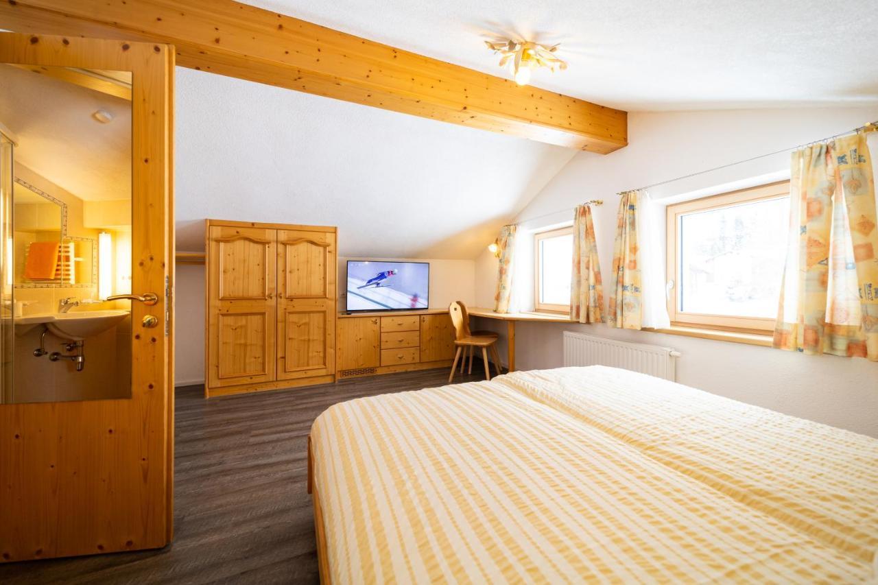 Haus Rosmarie Apartment Sankt Anton am Arlberg Bagian luar foto