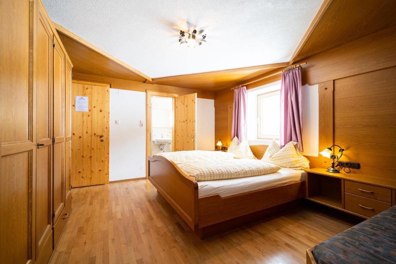 Haus Rosmarie Apartment Sankt Anton am Arlberg Bagian luar foto