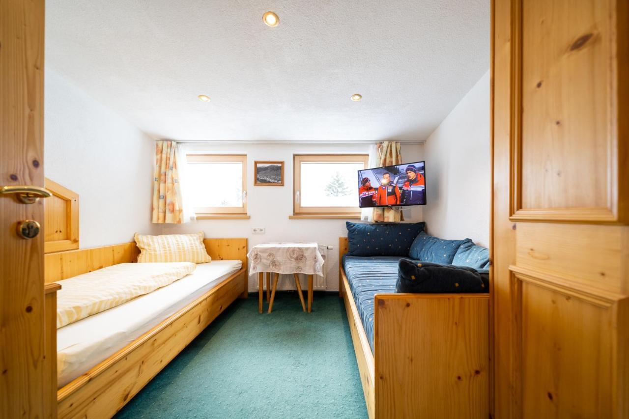 Haus Rosmarie Apartment Sankt Anton am Arlberg Bagian luar foto