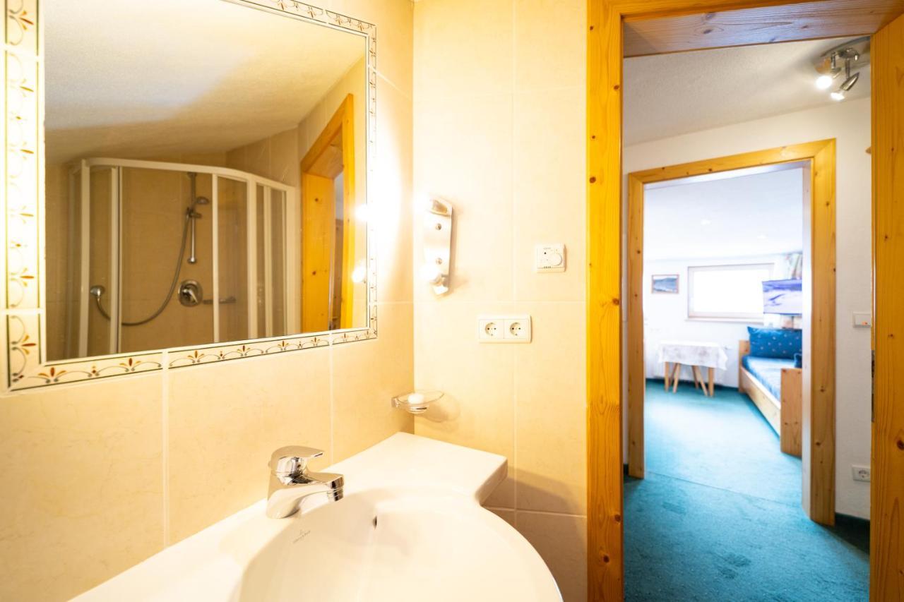 Haus Rosmarie Apartment Sankt Anton am Arlberg Bagian luar foto