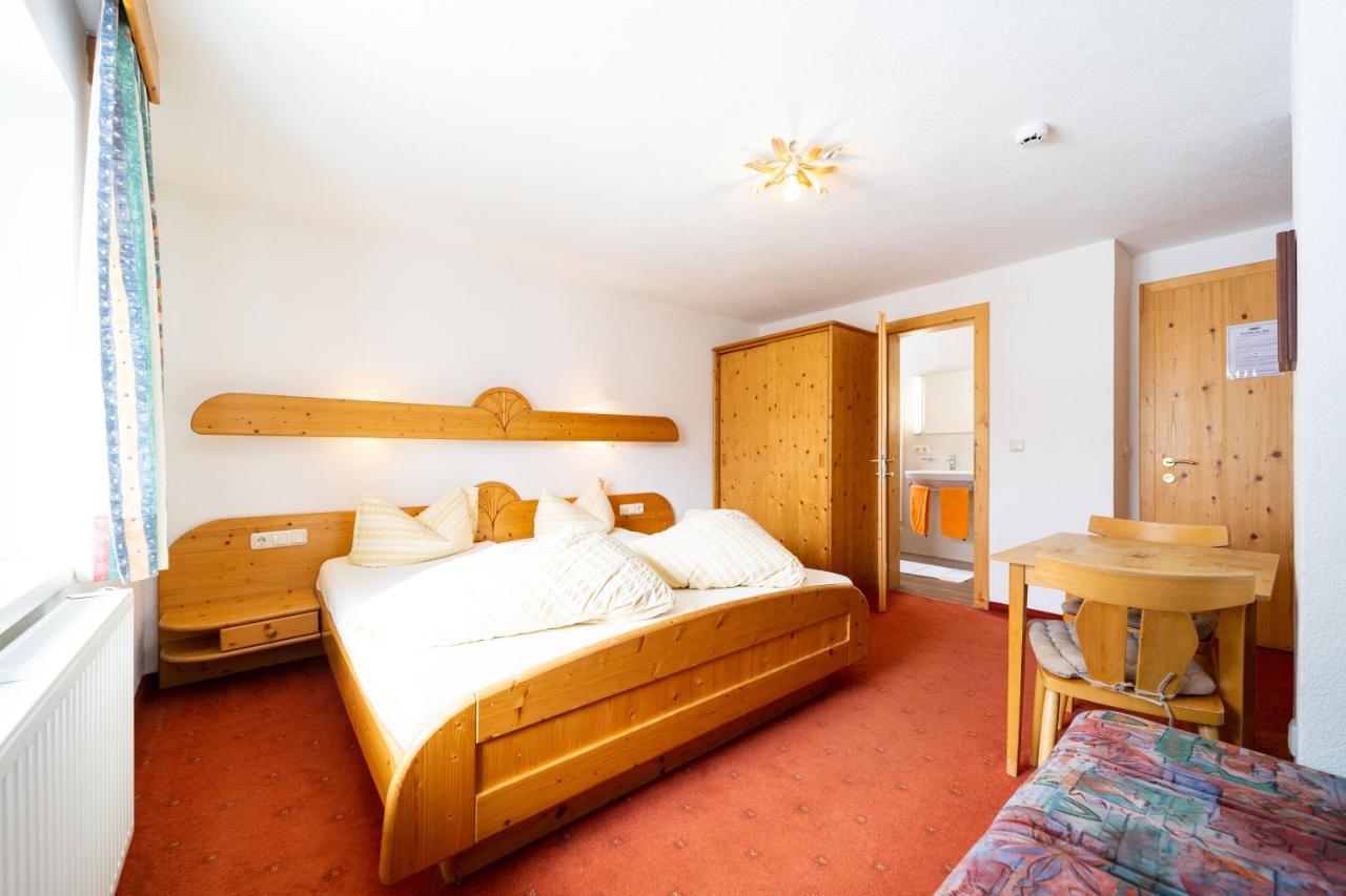 Haus Rosmarie Apartment Sankt Anton am Arlberg Bagian luar foto