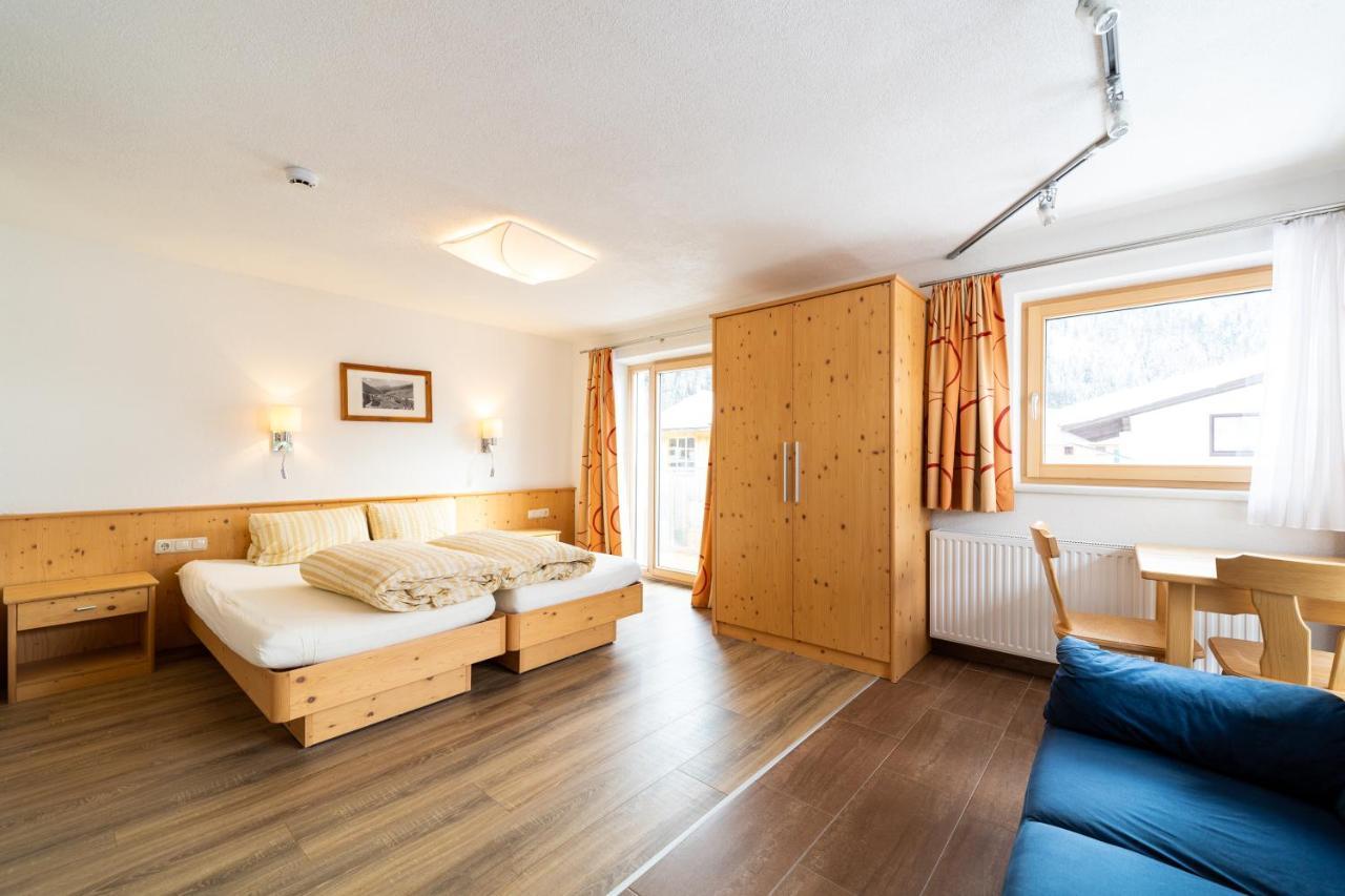Haus Rosmarie Apartment Sankt Anton am Arlberg Bagian luar foto