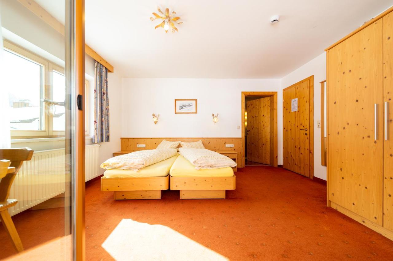 Haus Rosmarie Apartment Sankt Anton am Arlberg Bagian luar foto