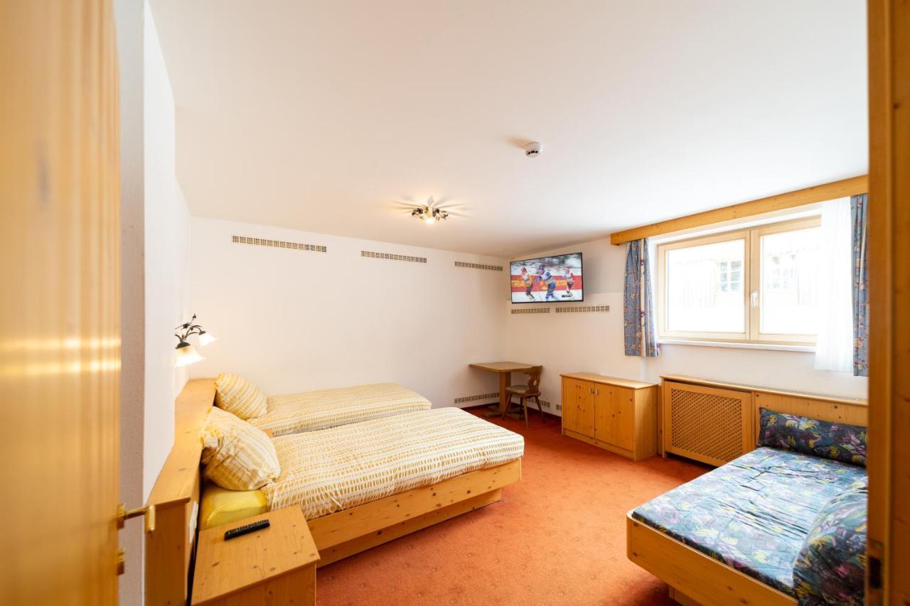 Haus Rosmarie Apartment Sankt Anton am Arlberg Bagian luar foto