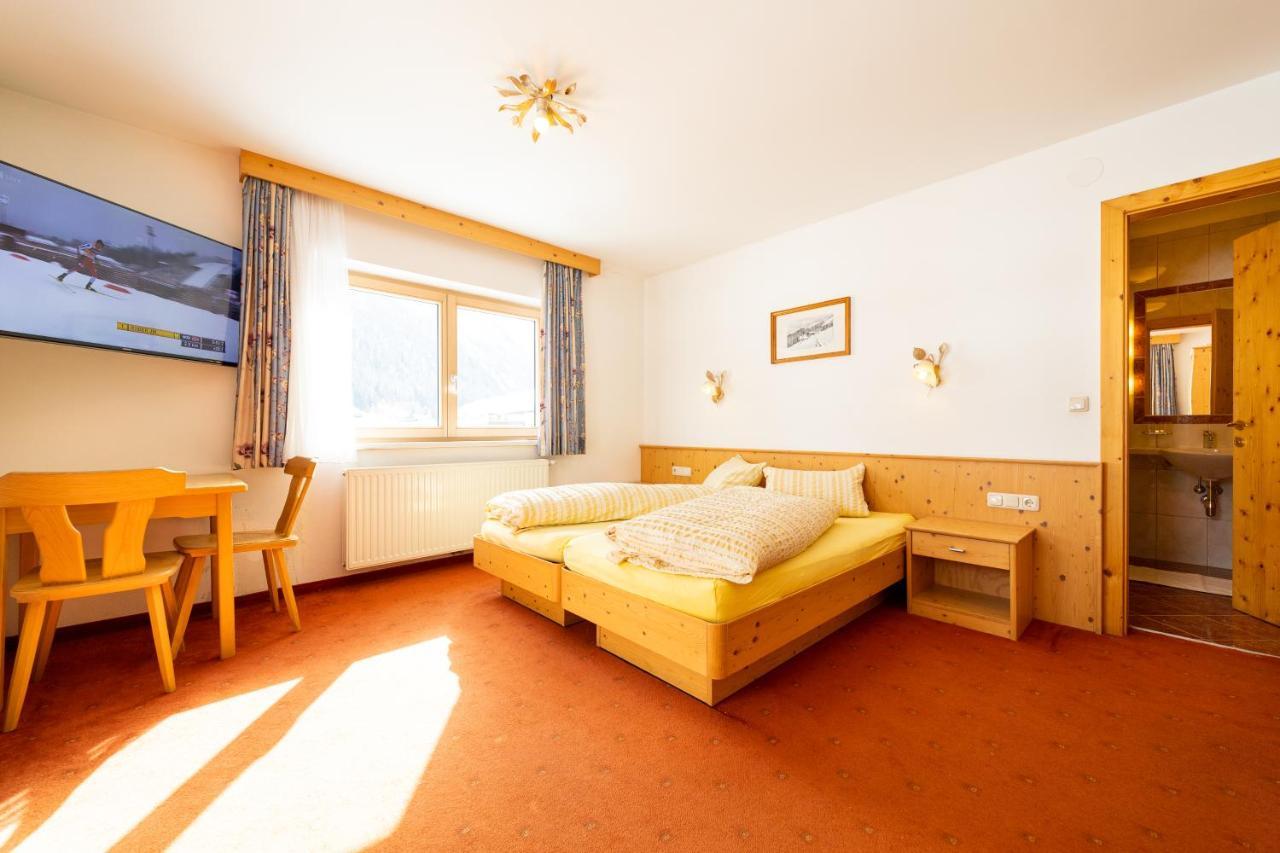 Haus Rosmarie Apartment Sankt Anton am Arlberg Bagian luar foto