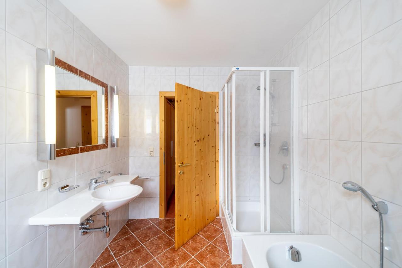 Haus Rosmarie Apartment Sankt Anton am Arlberg Bagian luar foto