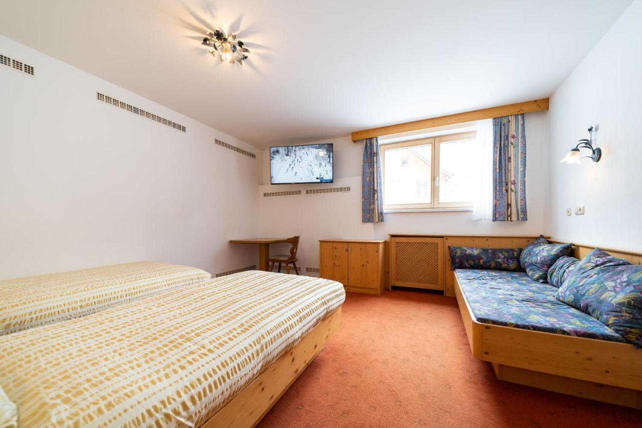 Haus Rosmarie Apartment Sankt Anton am Arlberg Bagian luar foto