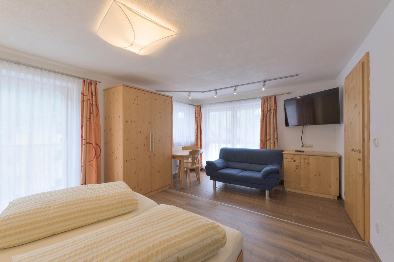 Haus Rosmarie Apartment Sankt Anton am Arlberg Bagian luar foto