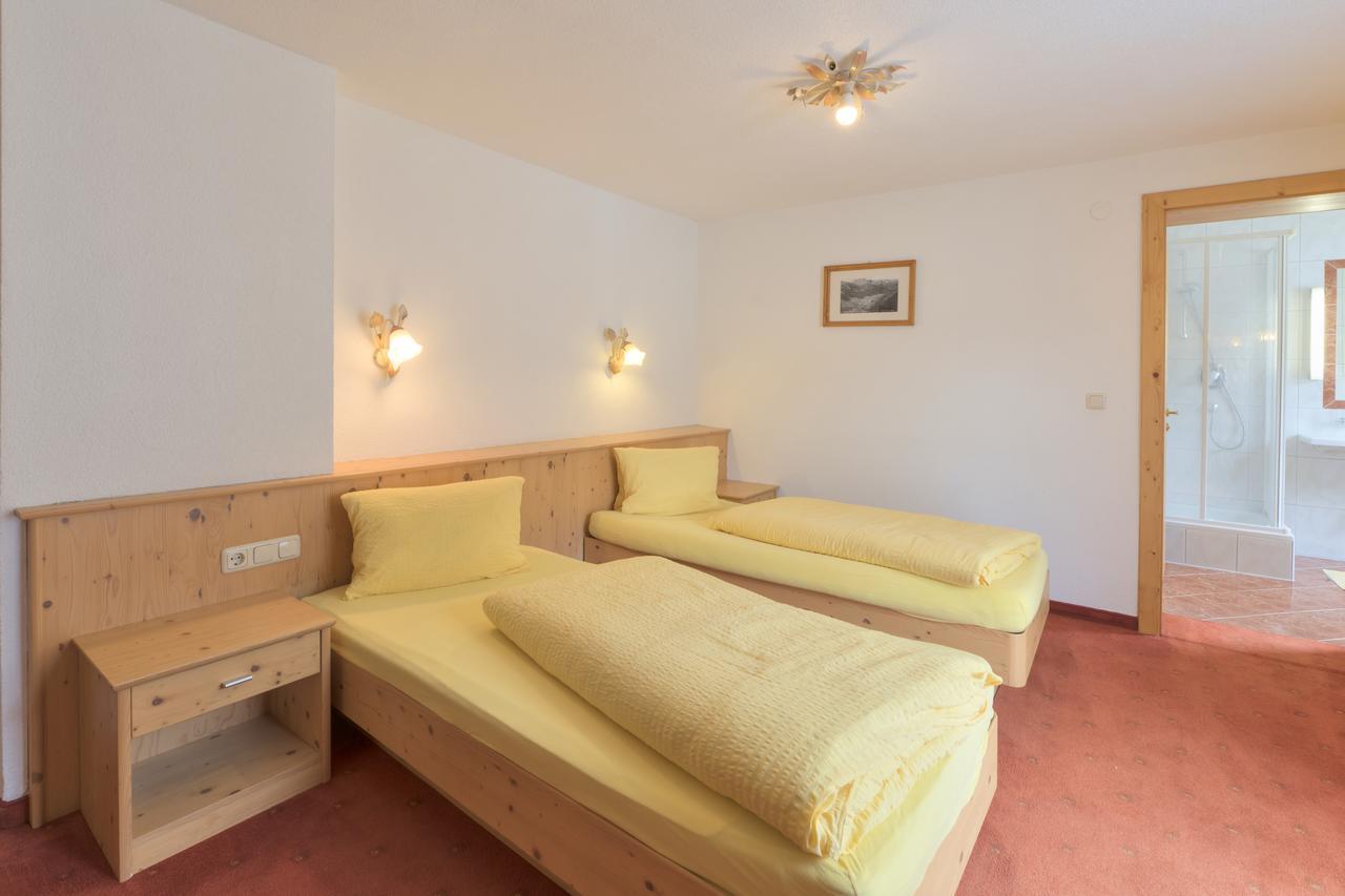 Haus Rosmarie Apartment Sankt Anton am Arlberg Bagian luar foto