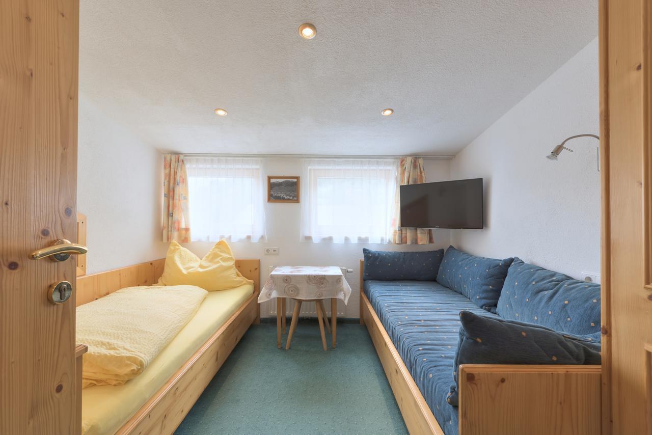 Haus Rosmarie Apartment Sankt Anton am Arlberg Bagian luar foto