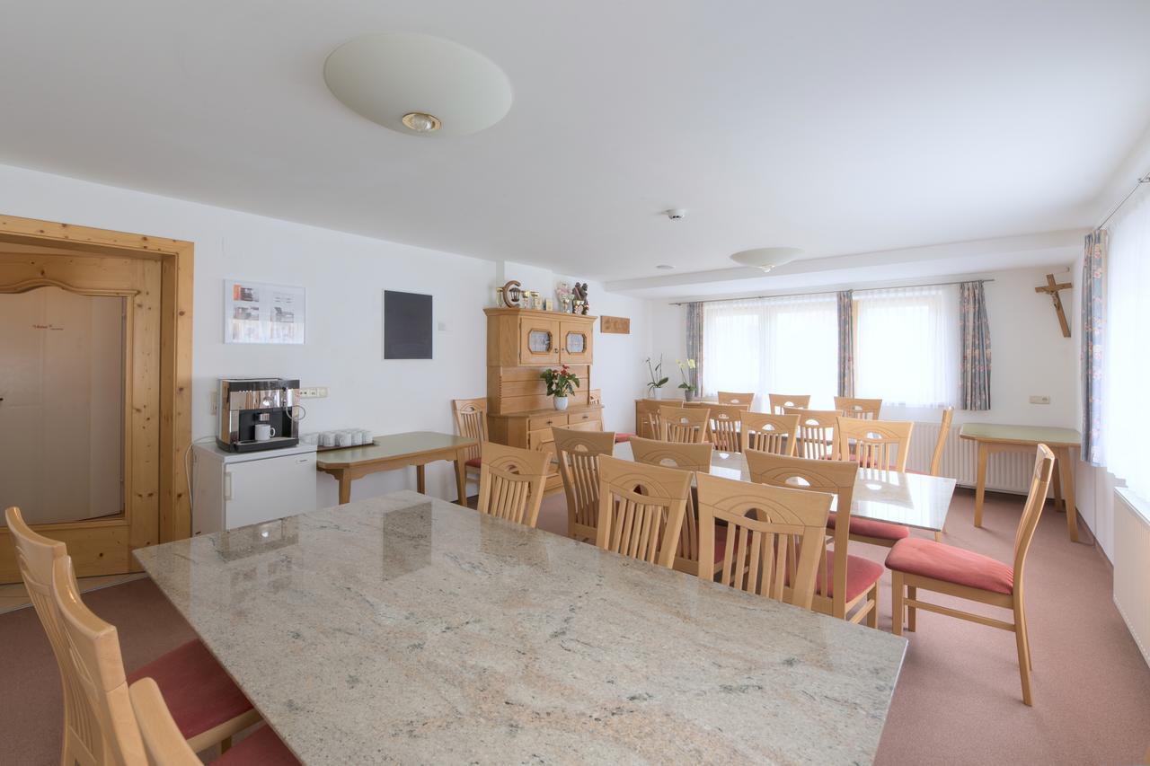 Haus Rosmarie Apartment Sankt Anton am Arlberg Bagian luar foto